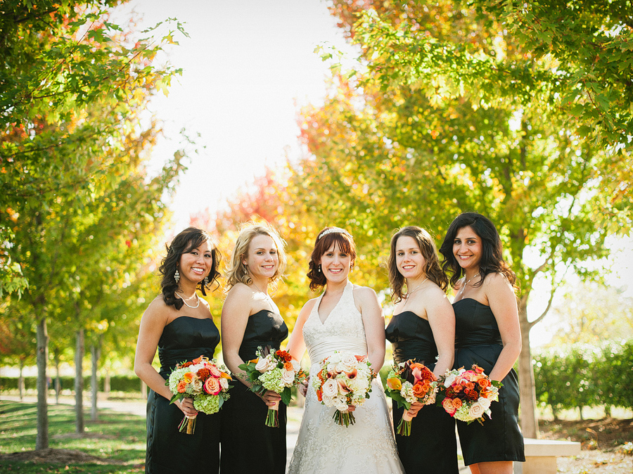 20-forest-park-st-louis-wedding-picture Best friends and bridesmaids at Forest Park in St. Louis